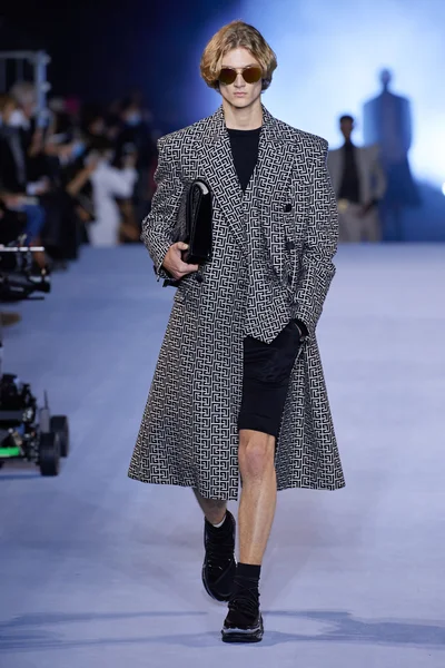 Look 123